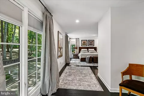 Entry Way - 322 Eagle Hill Rd, Pasadena, MD 21122 photo 6 of 7