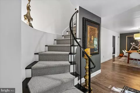 Entry Way - 322 Eagle Hill Rd, Pasadena, MD 21122 photo 3 of 7