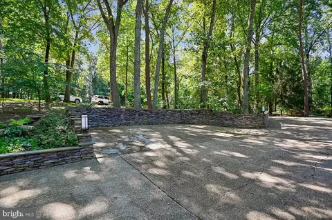 Exterior - 322 Eagle Hill Rd, Pasadena, MD 21122 photo 4 of 15