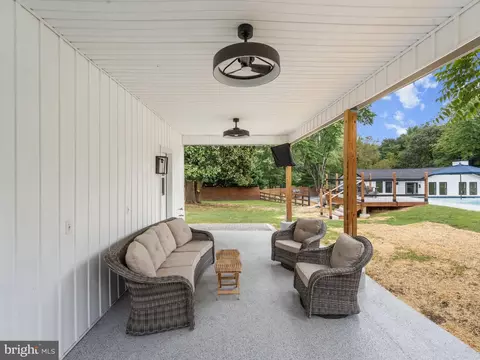 Exterior - 7845 June Dr, Pasadena, MD 21122 photo 7 of 19
