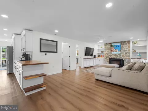 Living - 7845 June Dr, Pasadena, MD 21122 photo 1 of 7