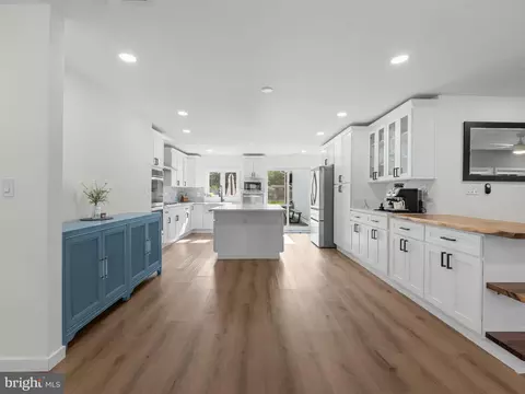 Entry Way - 7845 June Dr, Pasadena, MD 21122 photo 1 of 5