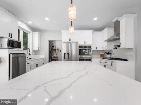 Kitchen - 7845 June Dr, Pasadena, MD 21122 photo 6 of 6