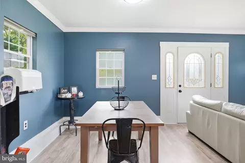 Entry Way - 5943 Sneed Dr, Deale, MD 20751 photo 3 of 9