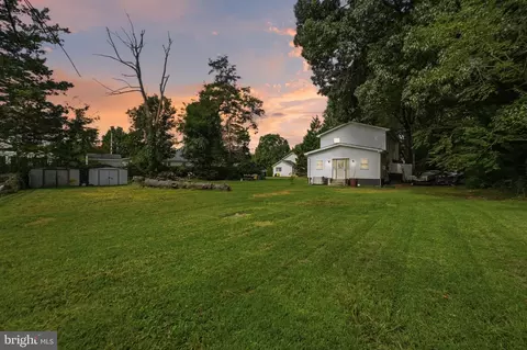 Exterior - 5943 Sneed Dr, Deale, MD 20751 photo 2 of 4