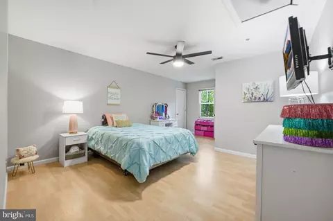 Bedroom - 5943 Sneed Dr, Deale, MD 20751 photo 6 of 7
