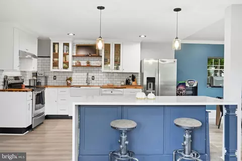 Kitchen - 5943 Sneed Dr, Deale, MD 20751 photo 1 of 2
