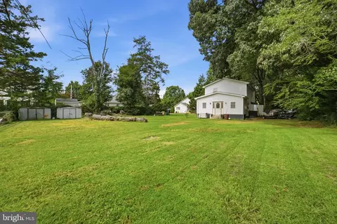 Exterior - 5943 Sneed Dr, Deale, MD 20751 photo 3 of 4