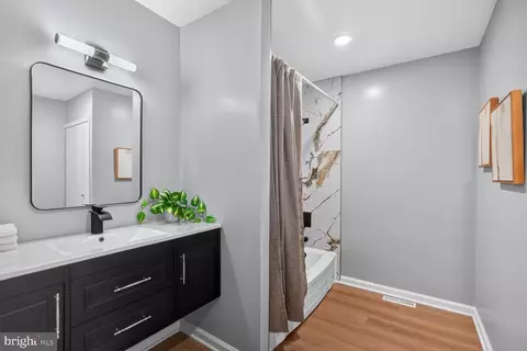 Bath - 3362 Cranberry S, Laurel, MD 20724 photo 1 of 3