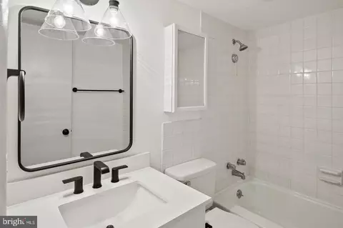 Bath - 755 Fairview Ave #755 D, Annapolis, MD 21403 photo 1 of 2
