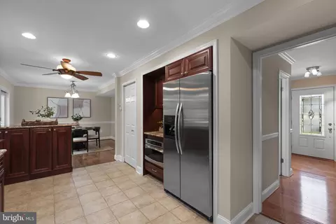 Entry Way - 361 Ternwing Ct, Arnold, MD 21012 photo 2 of 2