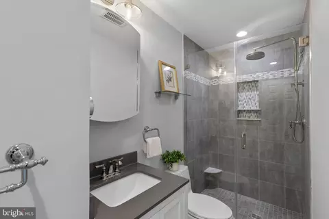 Bath - 361 Ternwing Ct, Arnold, MD 21012 photo 3 of 5