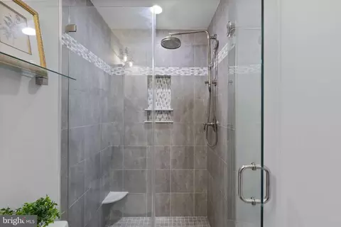 Bath - 361 Ternwing Ct, Arnold, MD 21012 photo 2 of 5