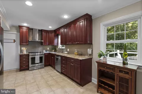 Kitchen - 361 Ternwing Ct, Arnold, MD 21012 photo 3 of 6