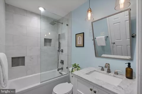 Bath - 361 Ternwing Ct, Arnold, MD 21012 photo 5 of 5