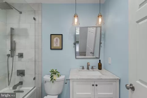 Bath - 361 Ternwing Ct, Arnold, MD 21012 photo 4 of 5