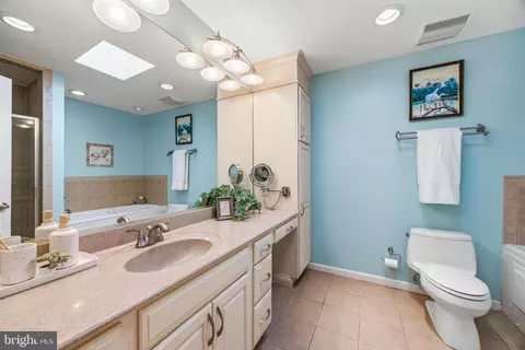 Bath - 2567 Forest Knl St, Annapolis, MD 21401 photo 2 of 4