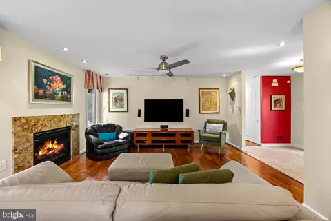 Living - 2567 Forest Knl St, Annapolis, MD 21401 photo 1 of 1