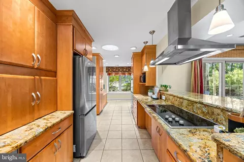 Entry Way - 2567 Forest Knl St, Annapolis, MD 21401 photo 6 of 9