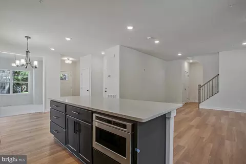 Entry Way - 1225 Juniper St, Shady Side, MD 20764 photo 2 of 8