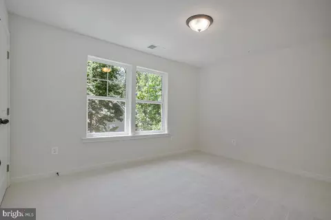 Bedroom - 1225 Juniper St, Shady Side, MD 20764 photo 2 of 5