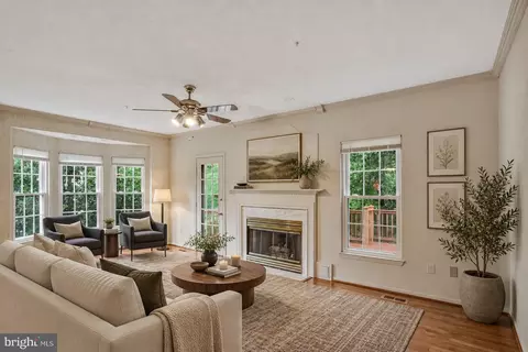 Living - 1210 Seminole Dr, Arnold, MD 21012 photo 1 of 6