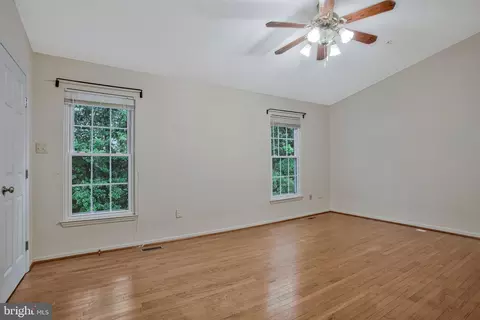 Living - 1210 Seminole Dr, Arnold, MD 21012 photo 4 of 6