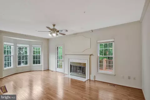 Living - 1210 Seminole Dr, Arnold, MD 21012 photo 2 of 6