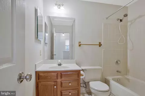 Bath - 1210 Seminole Dr, Arnold, MD 21012 photo 2 of 3