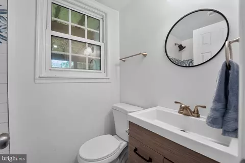 Other - 327 Beach Dr, Annapolis, MD 21403 photo 5 of 10