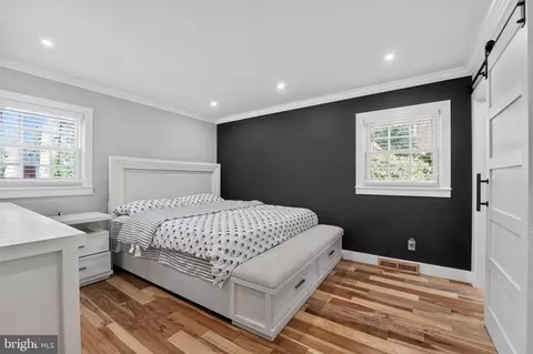 Bedroom - 327 Beach Dr, Annapolis, MD 21403 photo 1 of 8