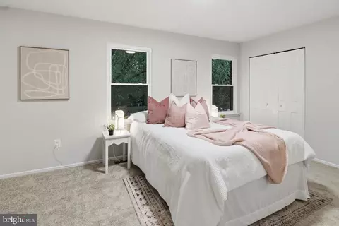 Bedroom - 347 Cool Breeze Ct, Pasadena, MD 21122 photo 4 of 10
