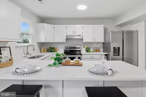 Kitchen - 347 Cool Breeze Ct, Pasadena, MD 21122 photo 1 of 4