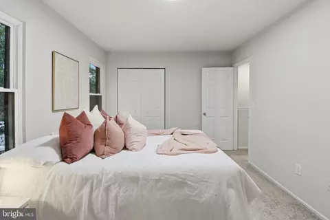 Bedroom - 347 Cool Breeze Ct, Pasadena, MD 21122 photo 5 of 10