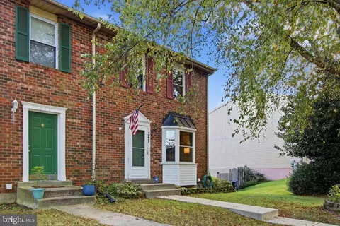 Exterior - 347 Cool Breeze Ct, Pasadena, MD 21122 photo 2 of 4