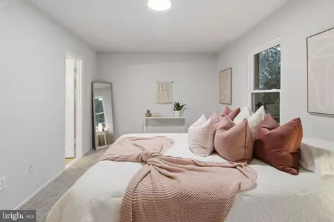 Bedroom - 347 Cool Breeze Ct, Pasadena, MD 21122 photo 7 of 10