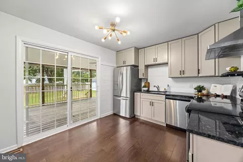 Kitchen - 8483 Arbutus Rd, Pasadena, MD 21122 photo 1 of 2