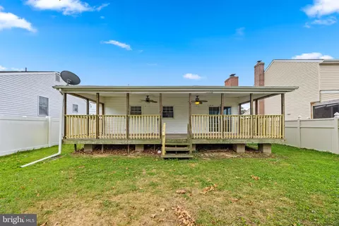 Exterior - 8483 Arbutus Rd, Pasadena, MD 21122 photo 7 of 8