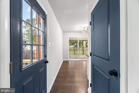 Entry Way - 8483 Arbutus Rd, Pasadena, MD 21122 photo 1 of 3
