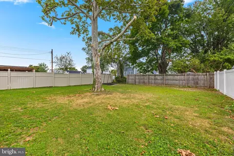 Exterior - 8483 Arbutus Rd, Pasadena, MD 21122 photo 6 of 8