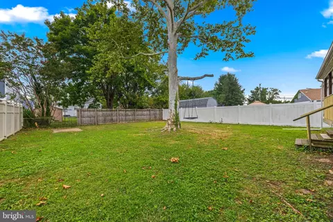 Exterior - 8483 Arbutus Rd, Pasadena, MD 21122 photo 5 of 8