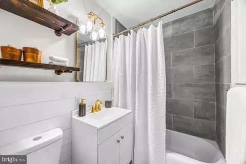 Bath - 8483 Arbutus Rd, Pasadena, MD 21122 photo 1 of 1