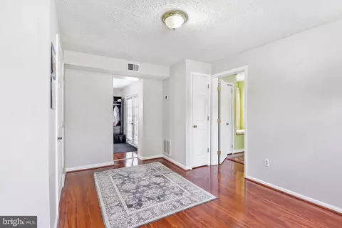 Entry Way - 1645 Colony Rd, Pasadena, MD 21122 photo 3 of 5