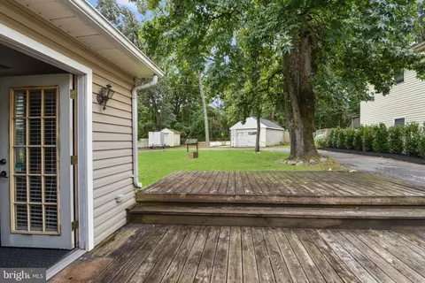 Exterior - 1645 Colony Rd, Pasadena, MD 21122 photo 3 of 5