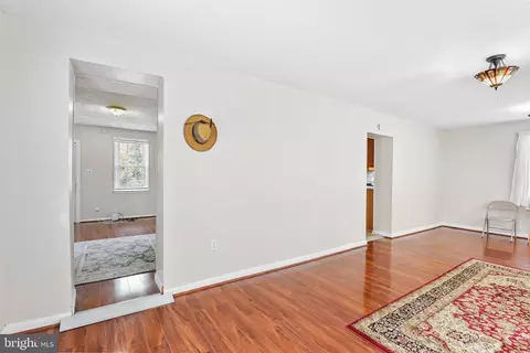Entry Way - 1645 Colony Rd, Pasadena, MD 21122 photo 5 of 5