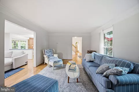 Living - 284 Southland Ct, Dunkirk, MD 20754 photo 1 of 2