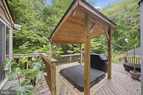 Exterior - 284 Southland Ct, Dunkirk, MD 20754 photo 9 of 22