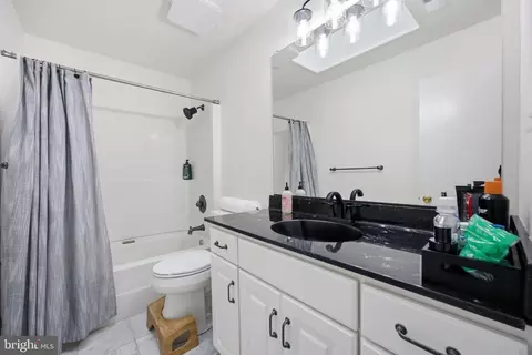 Bath - 284 Southland Ct, Dunkirk, MD 20754 photo 3 of 4