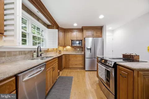 Kitchen - 284 Southland Ct, Dunkirk, MD 20754 photo 2 of 8