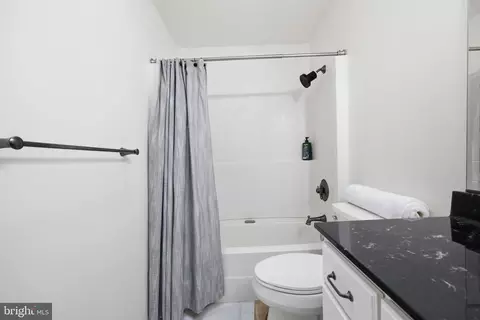 Bath - 284 Southland Ct, Dunkirk, MD 20754 photo 4 of 4